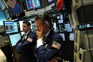 Lợi suất trái phiếu Mỹ tăng và nỗi lo lạm phát khiến giới đầu tư vẫn chọn cách bán ra